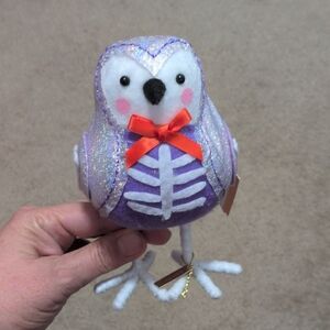 Feathery Friends Bonita 2025